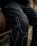 PANTALON PARACHUTE CON LINEAS REFLECTIVAS